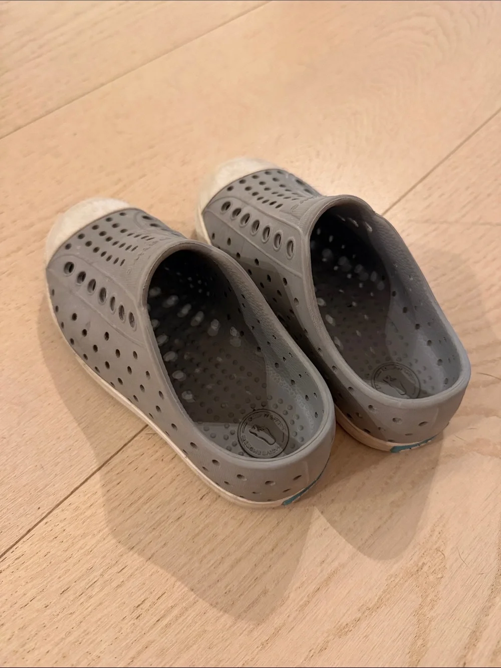 Native Kids Water Shoe in Grey with White Toe